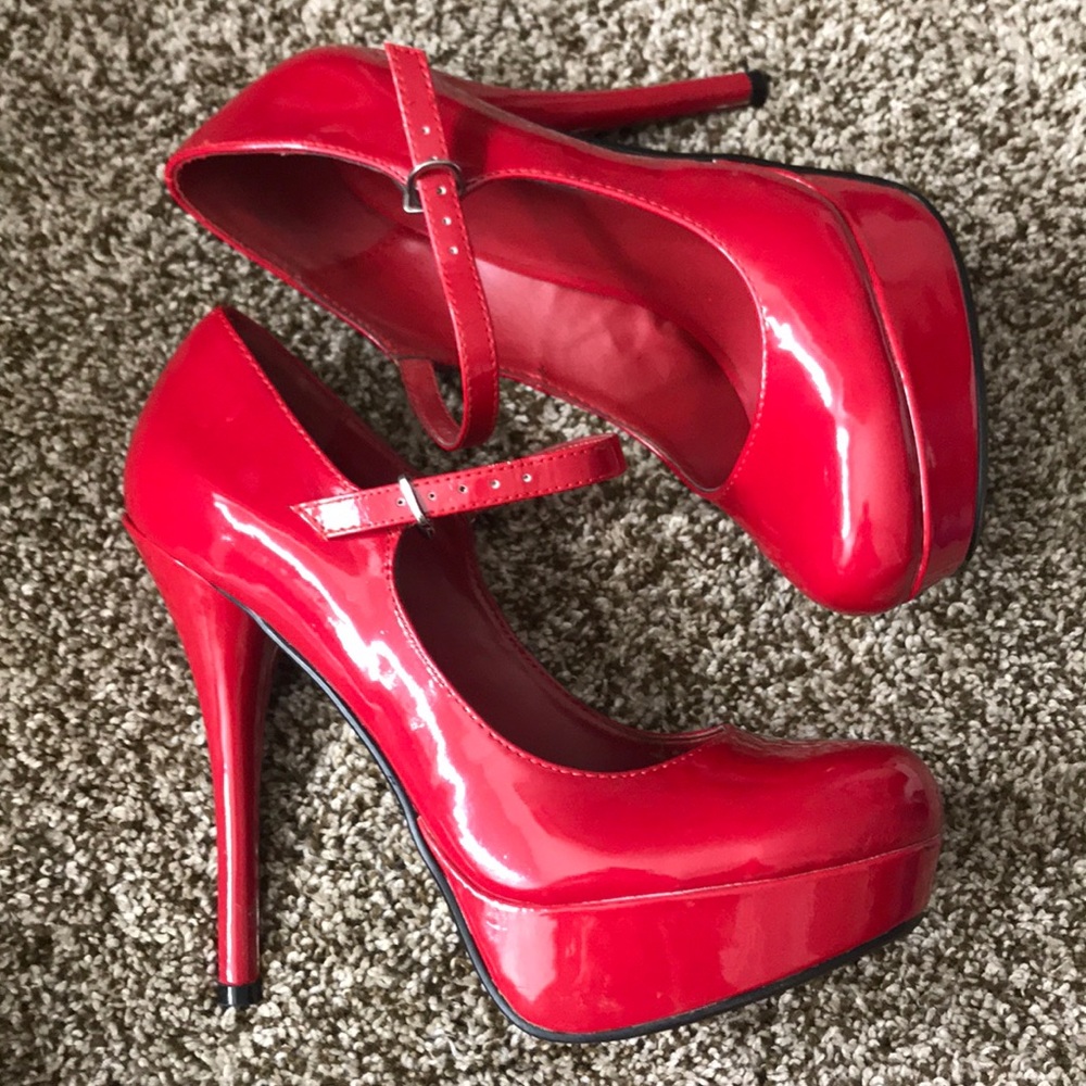 Red pumps